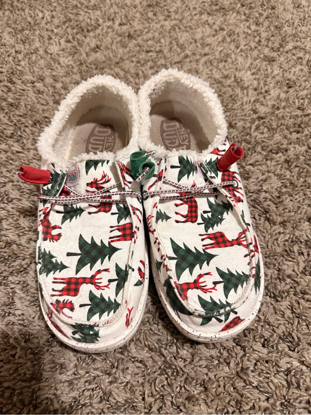 Hey Dude Women’s Wendy Holiday Moose & Tree Slip-On Shoes - White/Green/Red